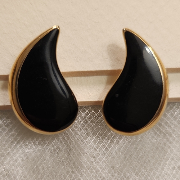Monet Jewelry - Vintage 1980s Monet Black Enamel and Gold-Tone Teardrop Clip On Earrings